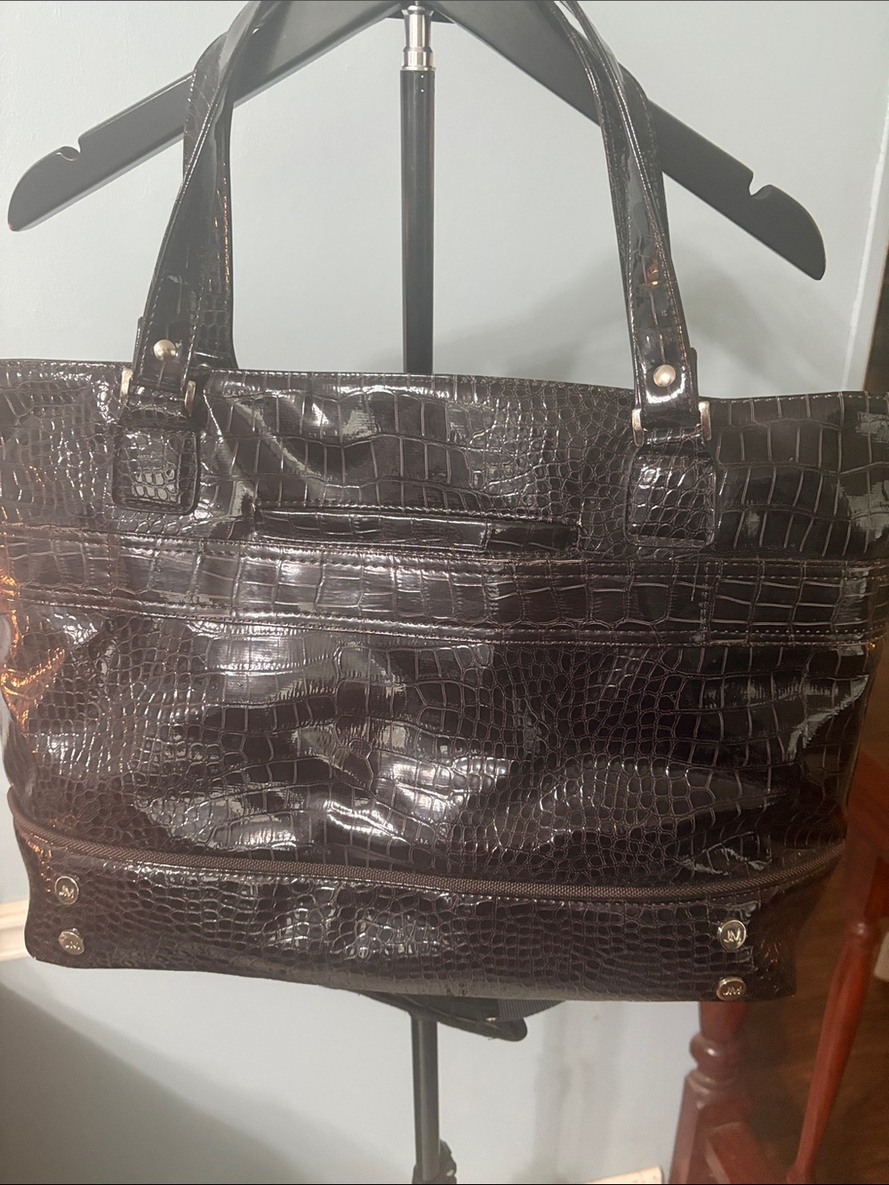 JM New York Women’s Croc-Embossed Laptop Tote Bag in Black - Picture 7 of 11